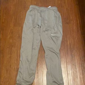 boys nike joggers
